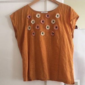 Madewell mustard cotton top with flower details 🌸